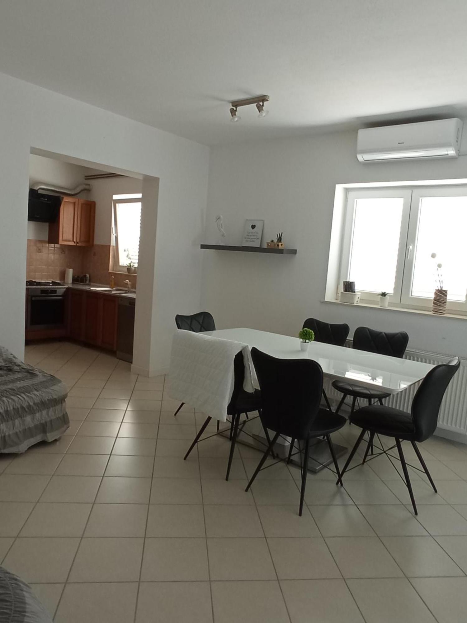 Apartman Carpe Diem Sutomiscica Εξωτερικό φωτογραφία